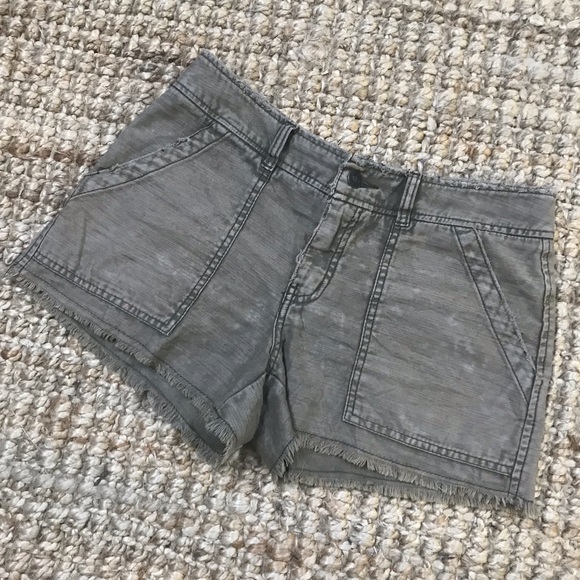 Free People Distressed Shorts, size 2 - Picture 1 of 3